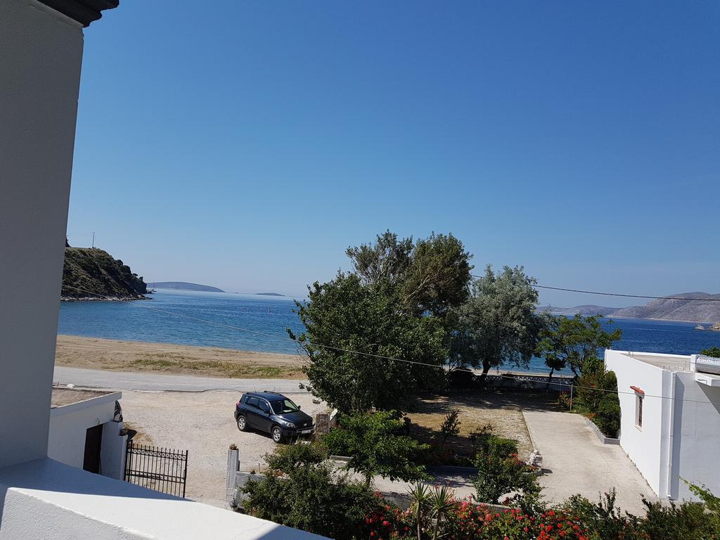 Theo's Vacation * Skyros